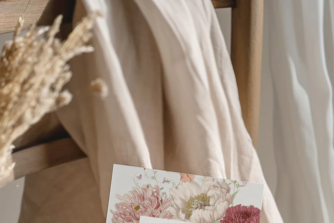ANTIQUE BOTANICALS Vintage Flowers
