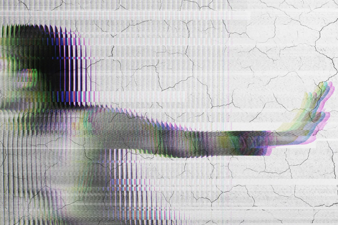 Creaked Motion Photo Effect
