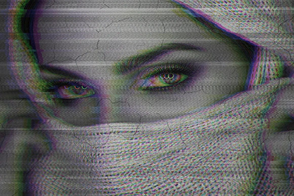 Creaked Motion Photo Effect