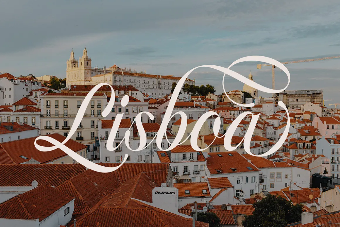 ED Dodgeland - Script Font