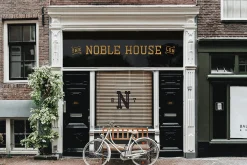 Esbury - A Notched Display Font