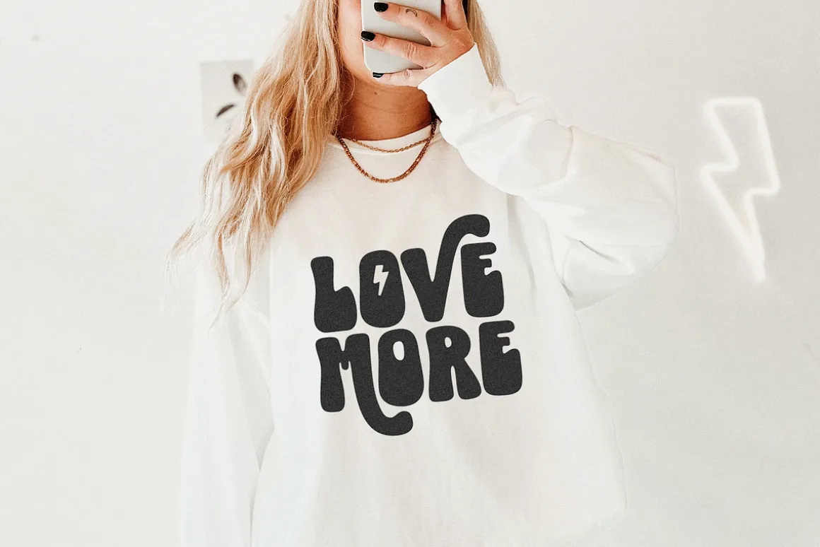 Luna Jade | Retro Swash Font