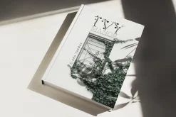 Magic Ivy. Botanical Font.