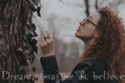 Magic Ivy. Botanical Font.
