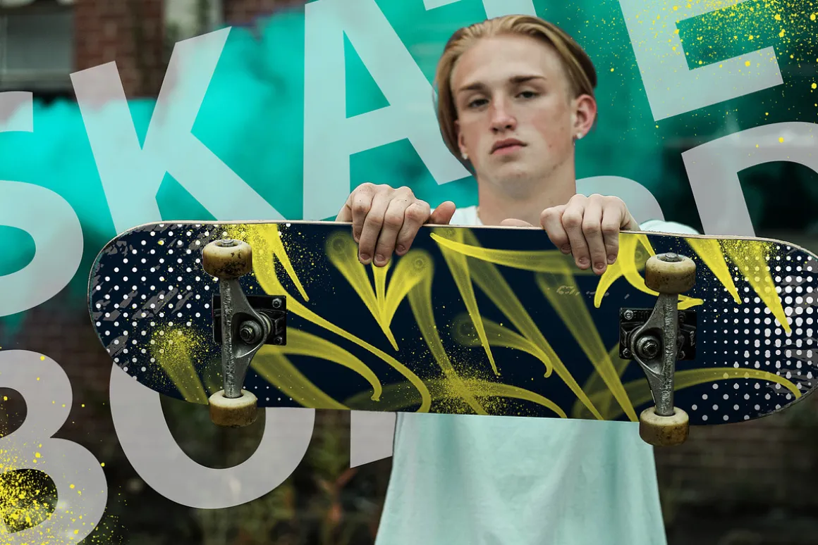 More | Graffiti Spray Paint SVG Font