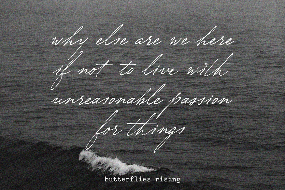 Nostalgia // Vintage Script Font