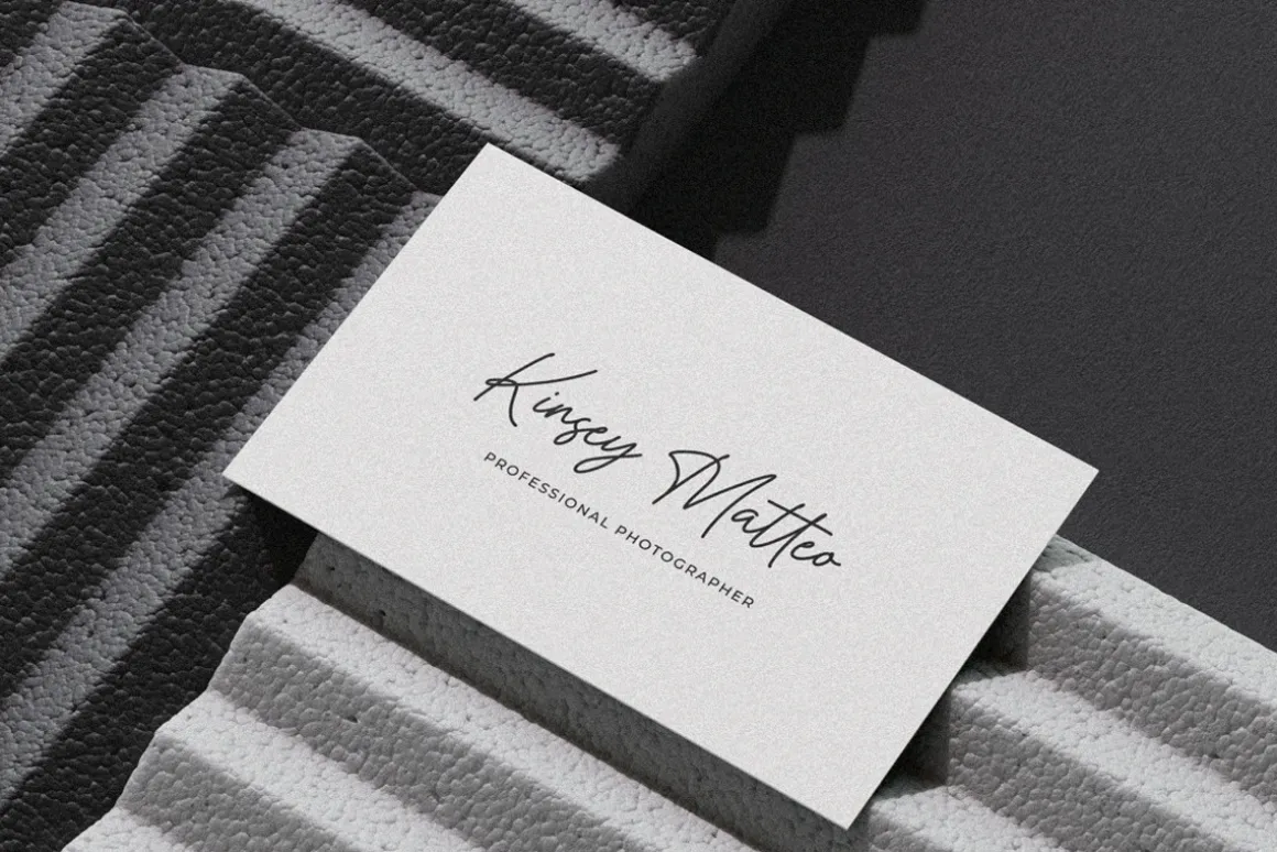The Chairman Modern Signature Font